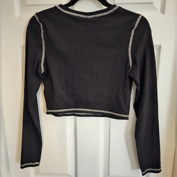 SHEIN EZwear Yin And Yang Pattern Stitch Embroidery Crop Tee - Picture 4 of 4